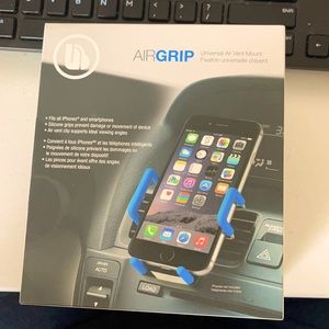 Airgrip universal air vent mount for phones.